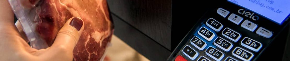 Colocar o CPF na nota rende prêmios. Aquele papo que não vou dar meu CPF para evitar o rastreio da Receita Federal é lenda.