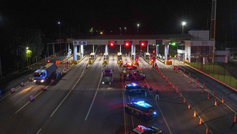 Praça de pedagio de Jataizinho, uma das mais caras do Paraná, foi liberada.