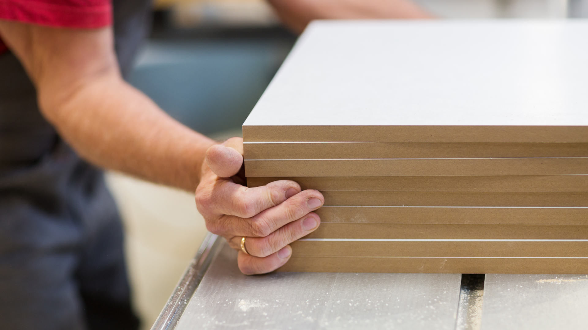 As placas de MDF e MDP são compostas por madeira reflorestada de média densidade (pinus e eucalipto) | Fonte: Shutterstock