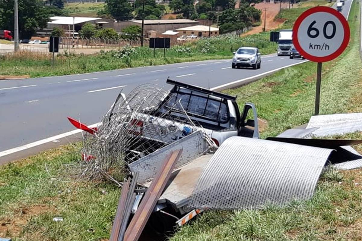 Acidentes começaram a ser atendidos pelos bombeiros após encerramento do pedágio em trechos do Paraná.