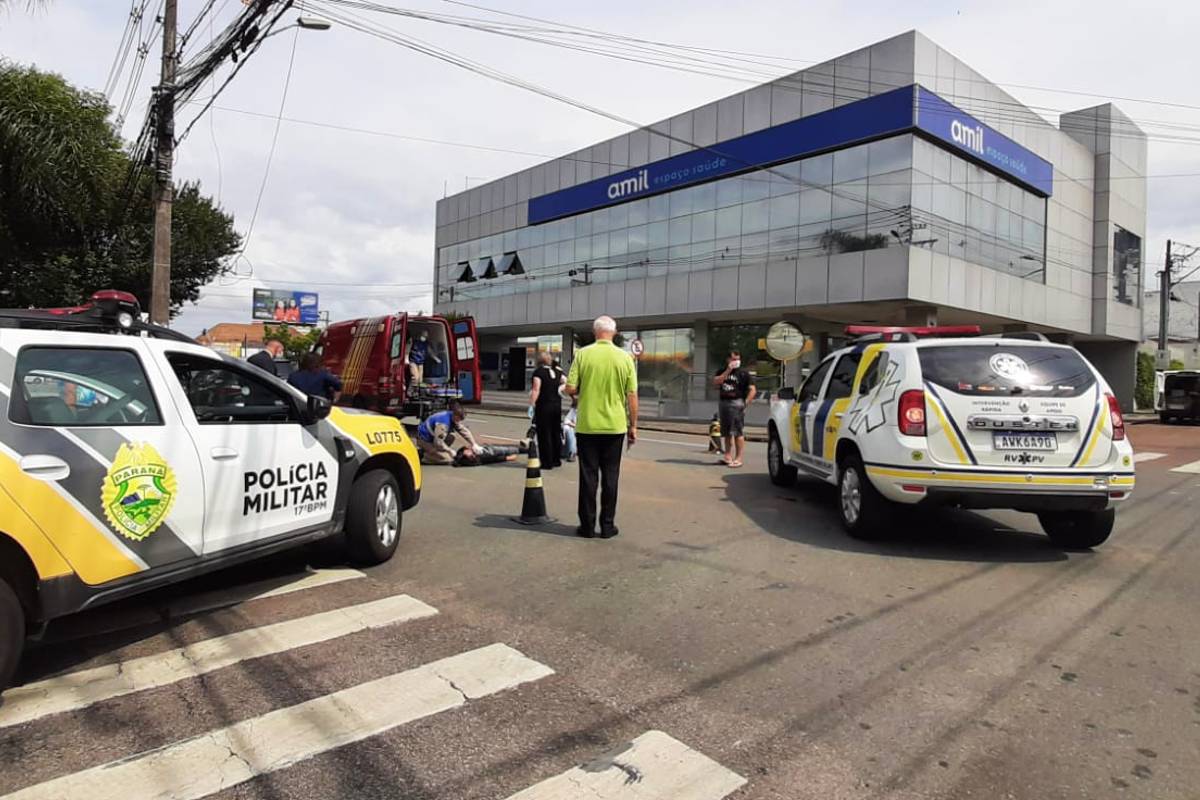 Acidente ocorreu em uma movimentada rua de São José dos Pinhais.
