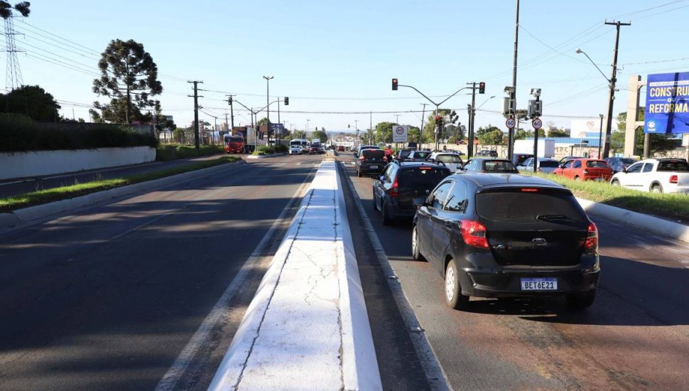 Trecho é complicado para quem viaja e um novo viaduto está sendo licitado para o local.