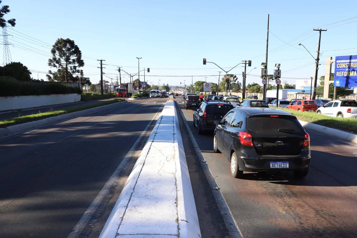 Trecho é complicado para quem viaja e um novo viaduto está sendo licitado para o local.