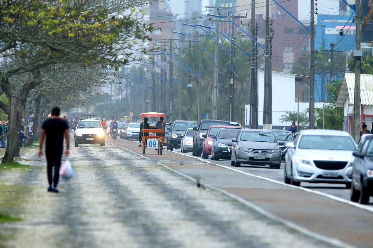 Quem quiser frequentar a cidade do Litoral do Paraná vai ter que mostrar o comprovante de vacinação.
