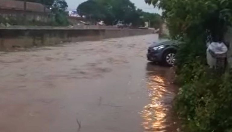 No Fanny, população sofreu com alagamentos. 