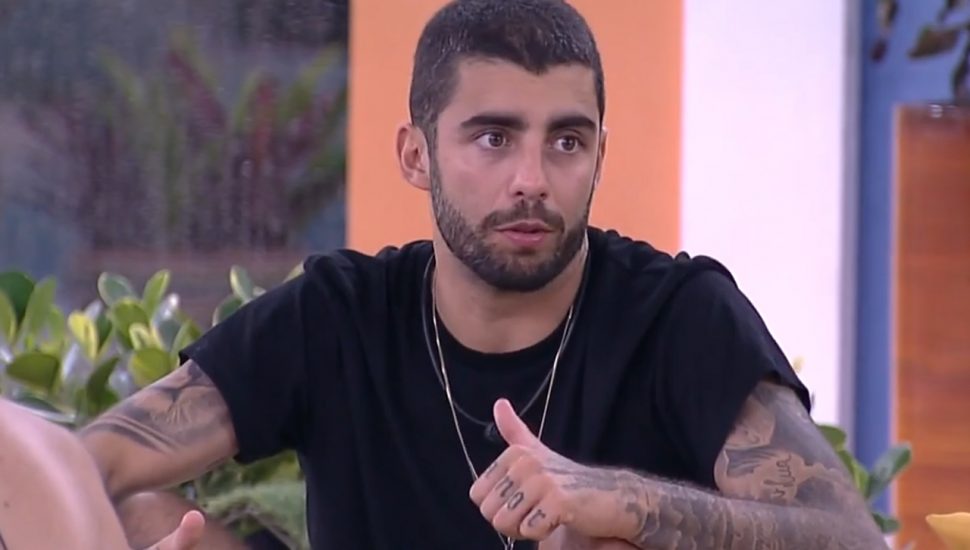 pedro scooby acerta teoria de participantes com covid