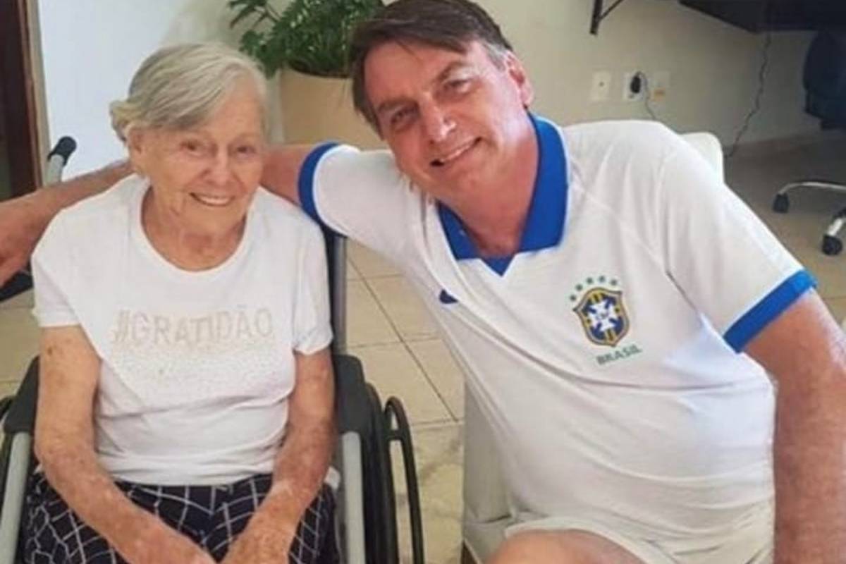 Olinda Bolsonaro, mãe de Jair Bolsonaro, tinha 94 anos e estava internada.
