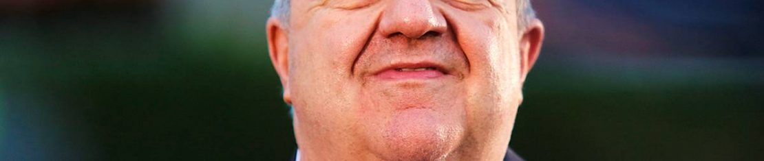 Exames preliminares apontam ligação da indisposição com uma hérnia abdomina em Rafael Greca.