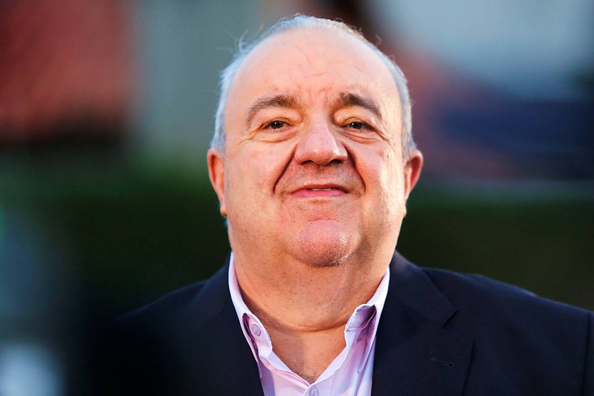 Exames preliminares apontam ligação da indisposição com uma hérnia abdomina em Rafael Greca.