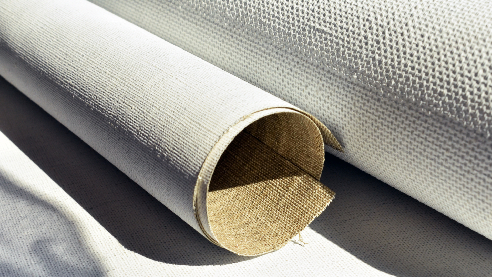 O tecido canvas é muito versátil e pode ser utilizado de diversas formas na decoração. | Foto: Shutterstock