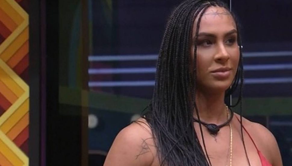 Blog fez posts transfobicos contra a participante Linn da Quebrada e também contra Douglas Silva.