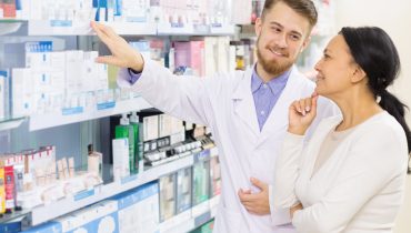 Rede de farmácias Nissei se destaca pela qualidade do seu atendimento. | Foto: Shutterstock
