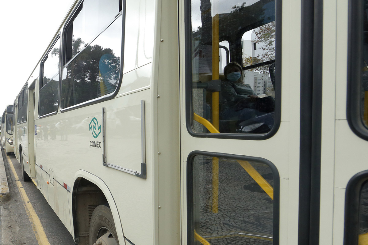 quatro barras ônibus gratis