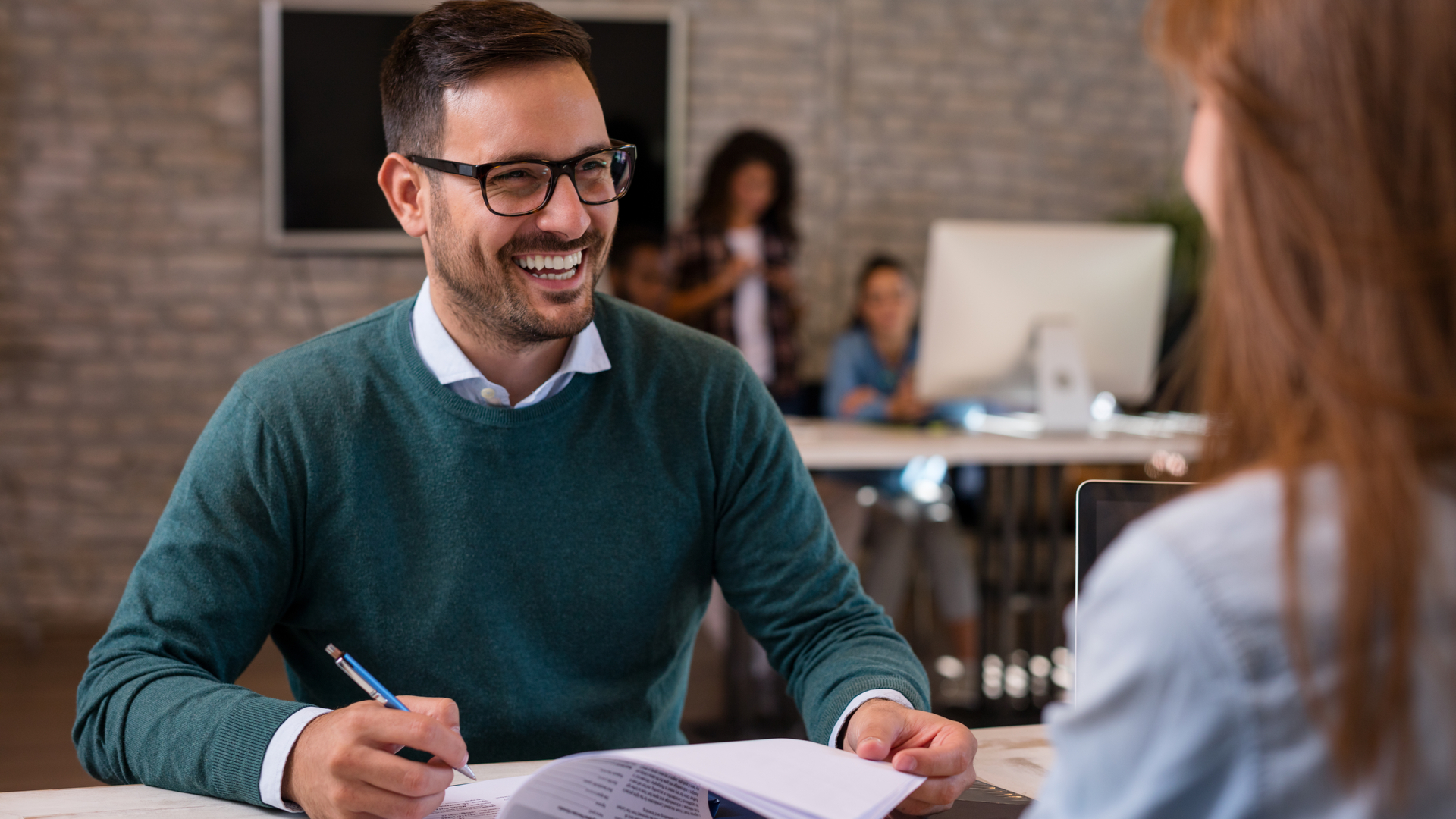 Se preparar é fundamental para conseguir se sair bem em uma entrevista de emprego. | Foto: Shutterstock