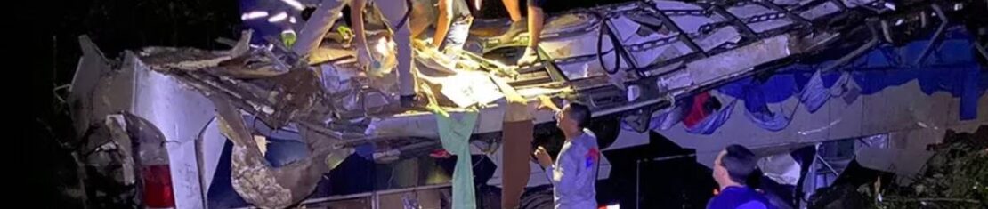 Dez pessoas morreram no grave acidente registrado no interior do Paraná.