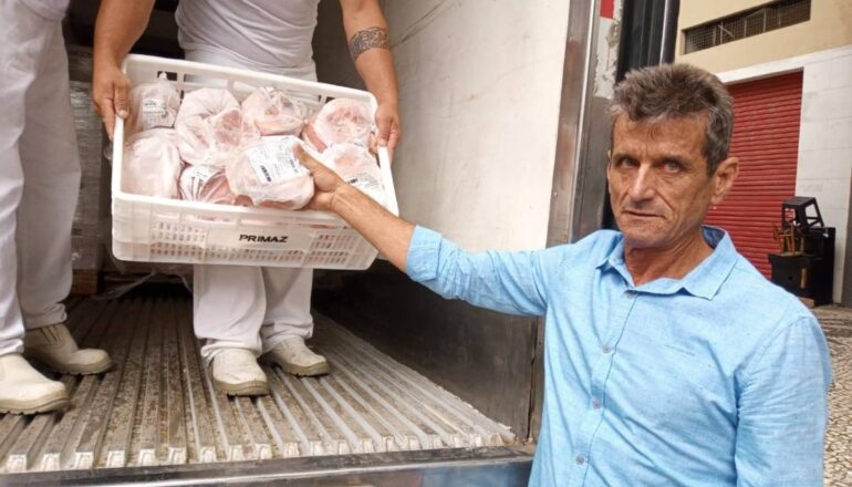 José Dariva, presidente da APS, pede para que a população consuma carne de porco para ajudar os produtores independentes. 
