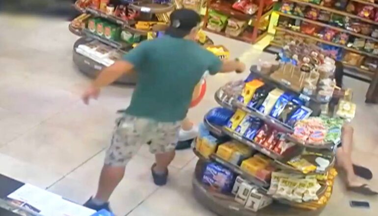 Câmera de segurança flagrou momentos de terror dentro do posto de combustíveis em Curitiba.