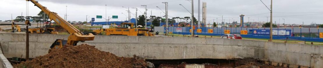 Obra na região do Atuba deve demorar ainda mais pra avançar.