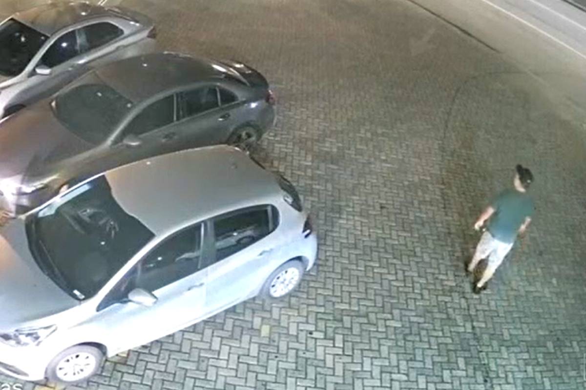 Ronaldo Massuia instantes antes de ser preço após os ataques no posto de combustíveis em Curitiba.