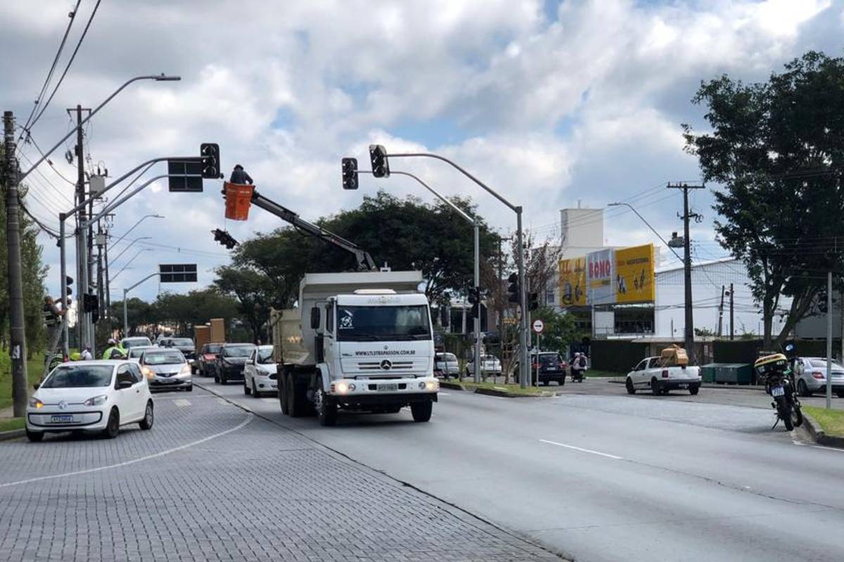 Transito no local já é intenso por causa das obras no trecho do Atuba.