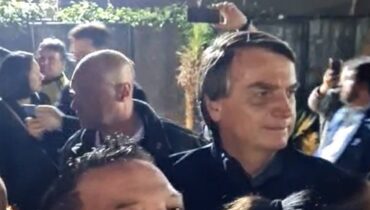 Jair Bolsonaro jantou em uma pizzaria de Curitiba.