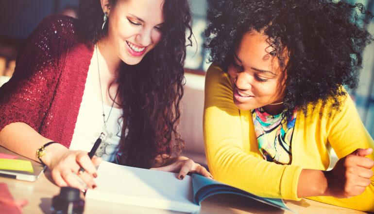 Estude, se atualize e valorize os bons relacionamentos. | Foto: Shutterstock