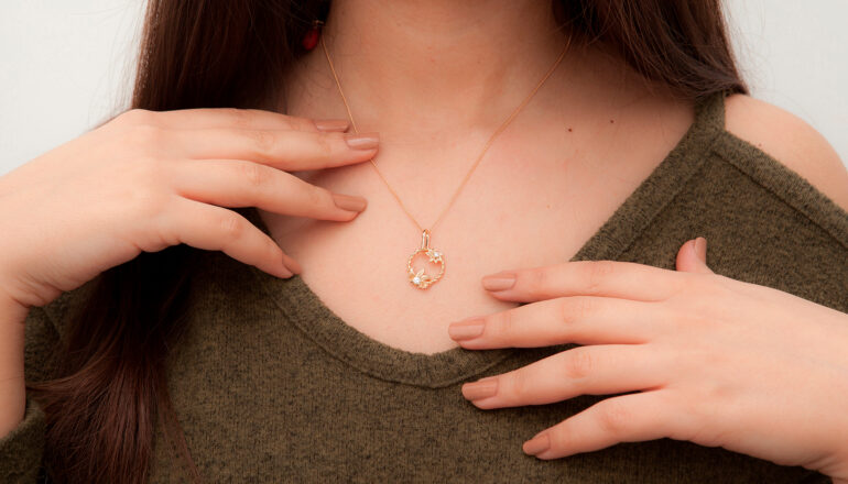 Antes de fotografar, pense e planeje qual emoção você quer transmitir às suas clientes. | Foto: Shutterstock