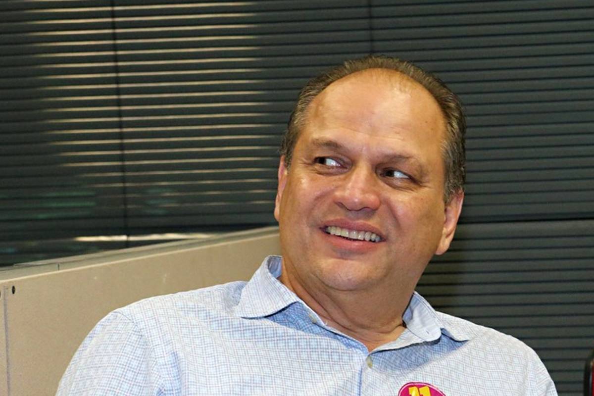 A comissão acusou Barros de suposto crime de advocacia administrativa.