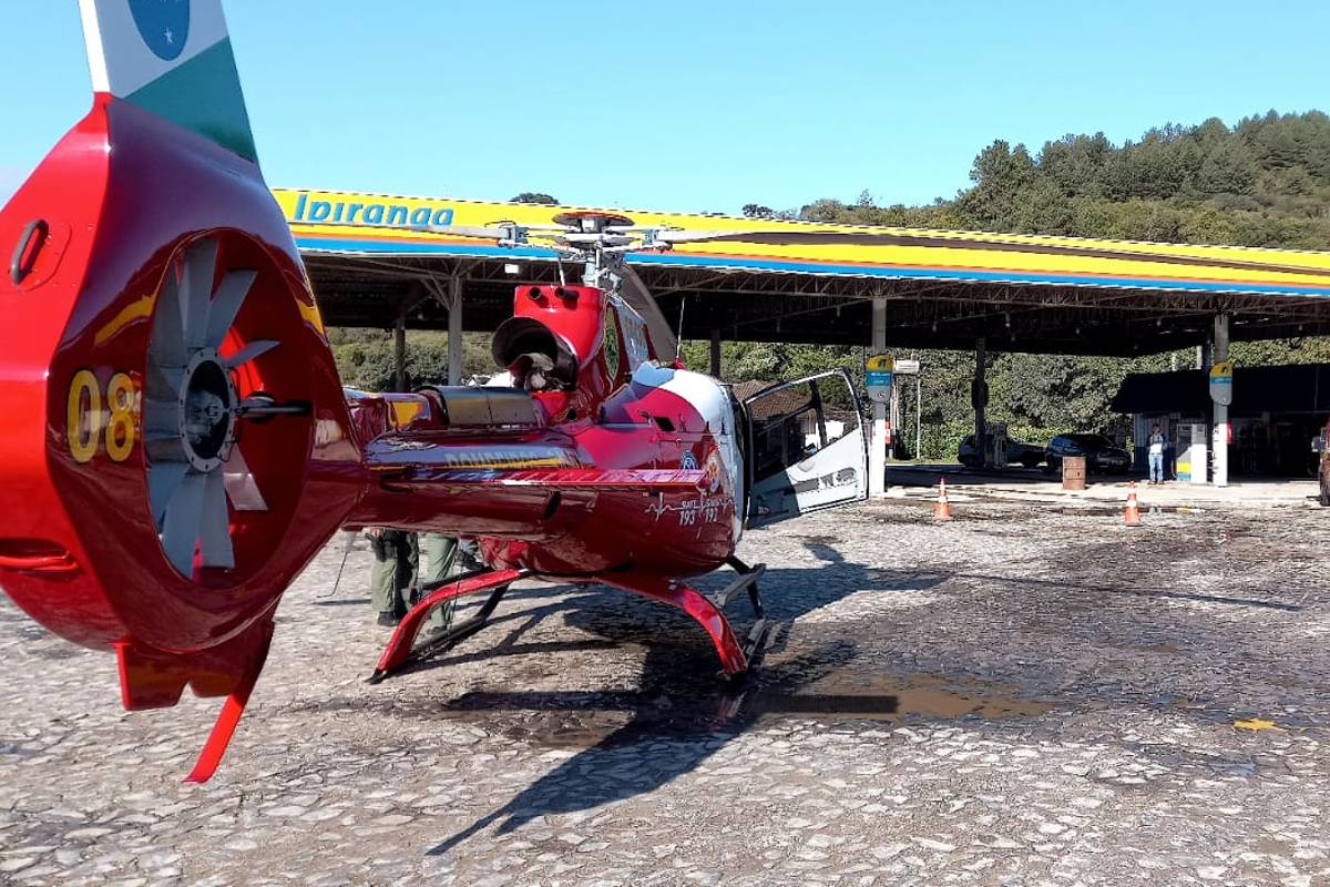 Criança teve um ferimento na mão esquerda e foi resgatada pelo helicóptero da Polícia Militar.