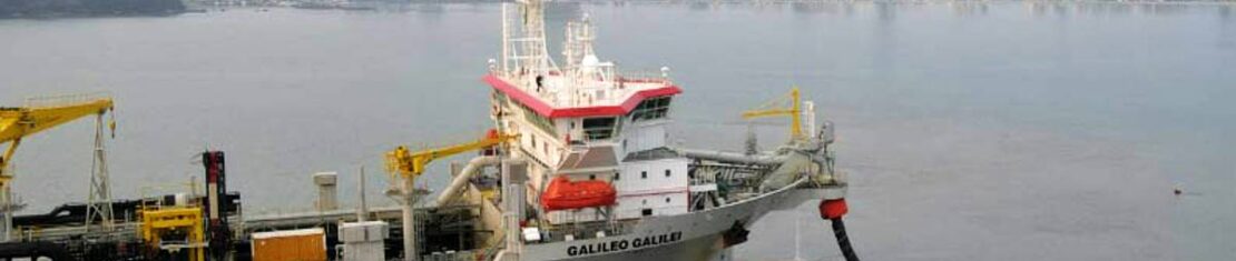 Draga ficará na região de Paranaguá e ao longo da manhã deste sábado (25) se dirige à praia de Caiobá.