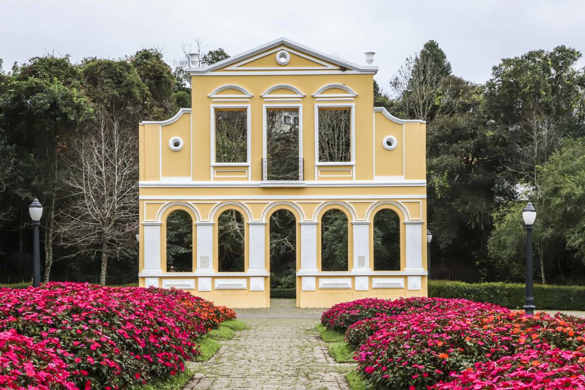 Dia do Imigrante Parques, bosques e portais pra visitar em Curitiba