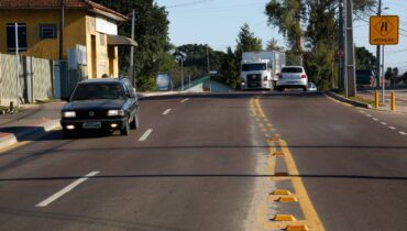 Vereador quer aumentar limite de velocidade máxima na Avenida Manoel Ribas, em Curitiba.