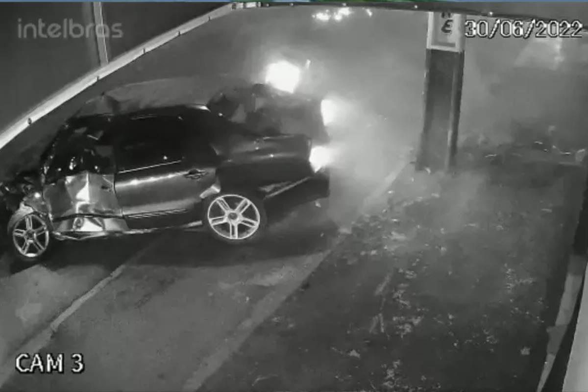 Motorista estaria fazendo manobras perigosas no momento do acidente.