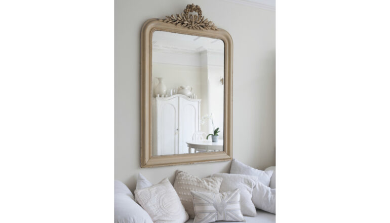 Os espelhos são versáteis, combinam com qualquer cômodo e estilo. | Foto: Shutterstock