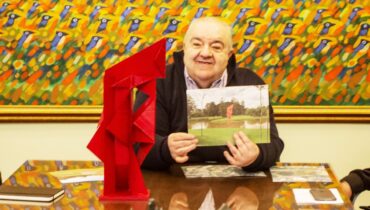 escultura do artista Emanoel Araújo