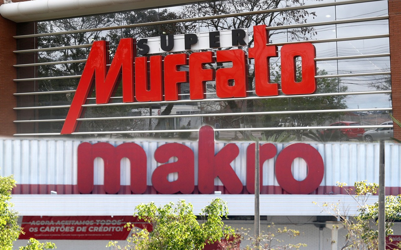 A rede paranaense Muffato pode fechar um acordo de compra de 24 lojas do atacadista Makro.