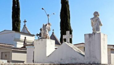 Cemitério em curitiba