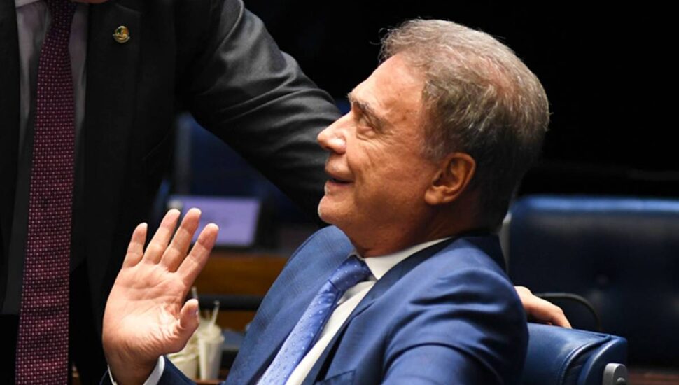 'Aposta do improvável', diz Alvaro Dias sobre possível candidatura presidencial.