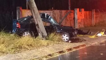 batida contra o poste em Colombo