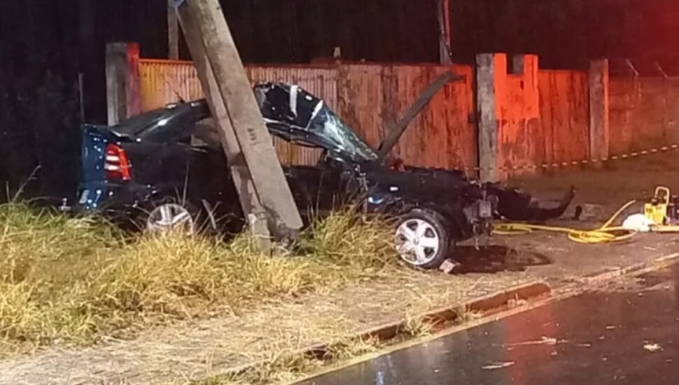 batida contra o poste em Colombo