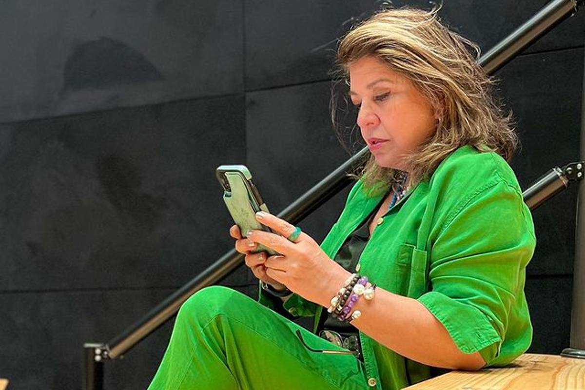 Roberta Miranda se diz 'trissexual' e comenta namoro com travesti na adolescência.