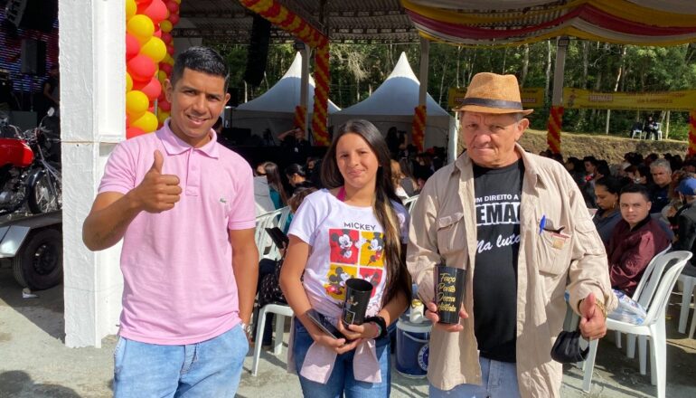 No dia 15 de maio, na sede campestre do sindicato, 10 mil trabalhadores estiveram fazendo a festa.