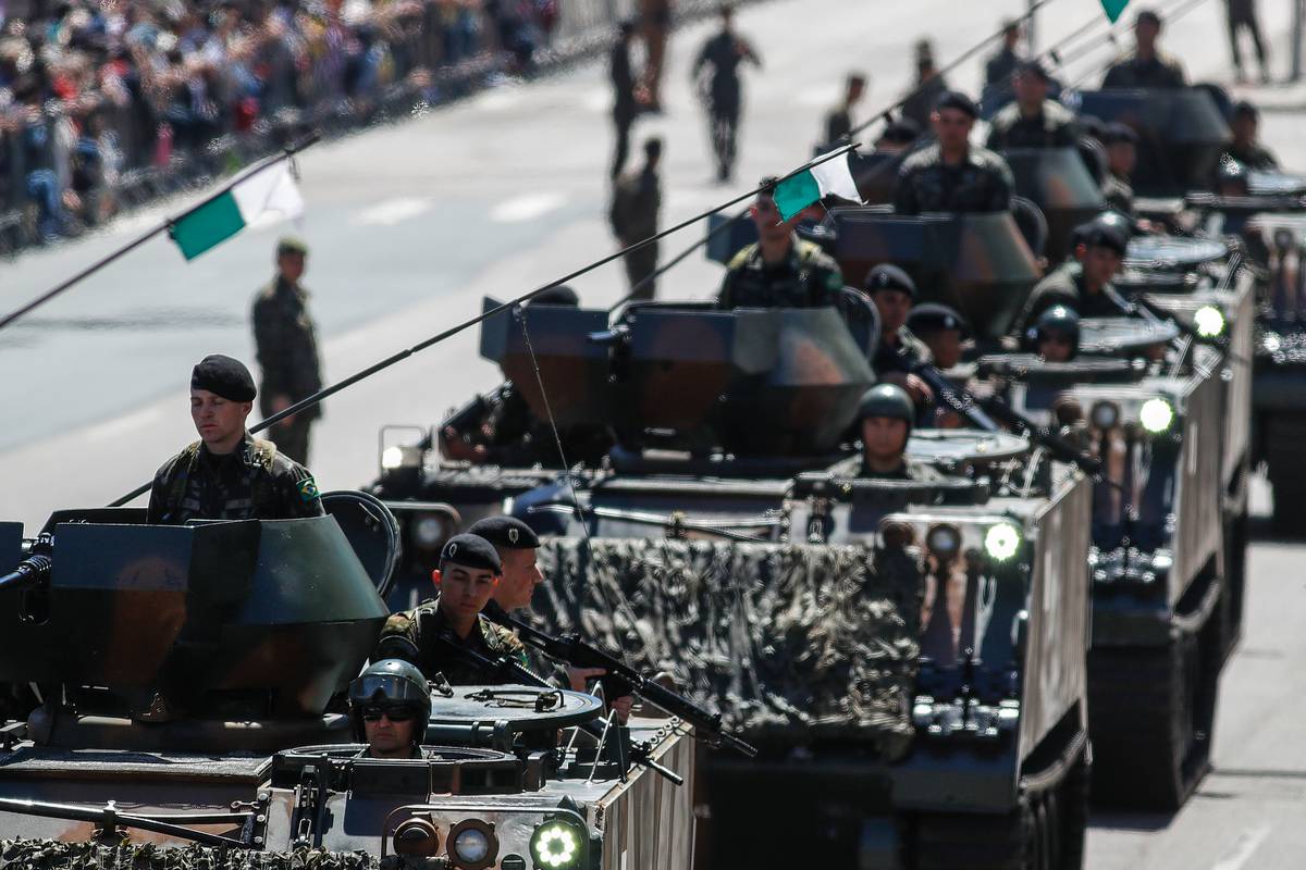 Desfile de Sete de Setembro em Curitiba vai gerar bloqueios no trânsito.