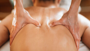 Conheça os tipos de massagem terapêutica Oriental e Ocidental