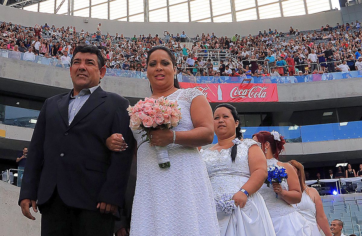 Imagem mostra edição anterior do casamento coletivo