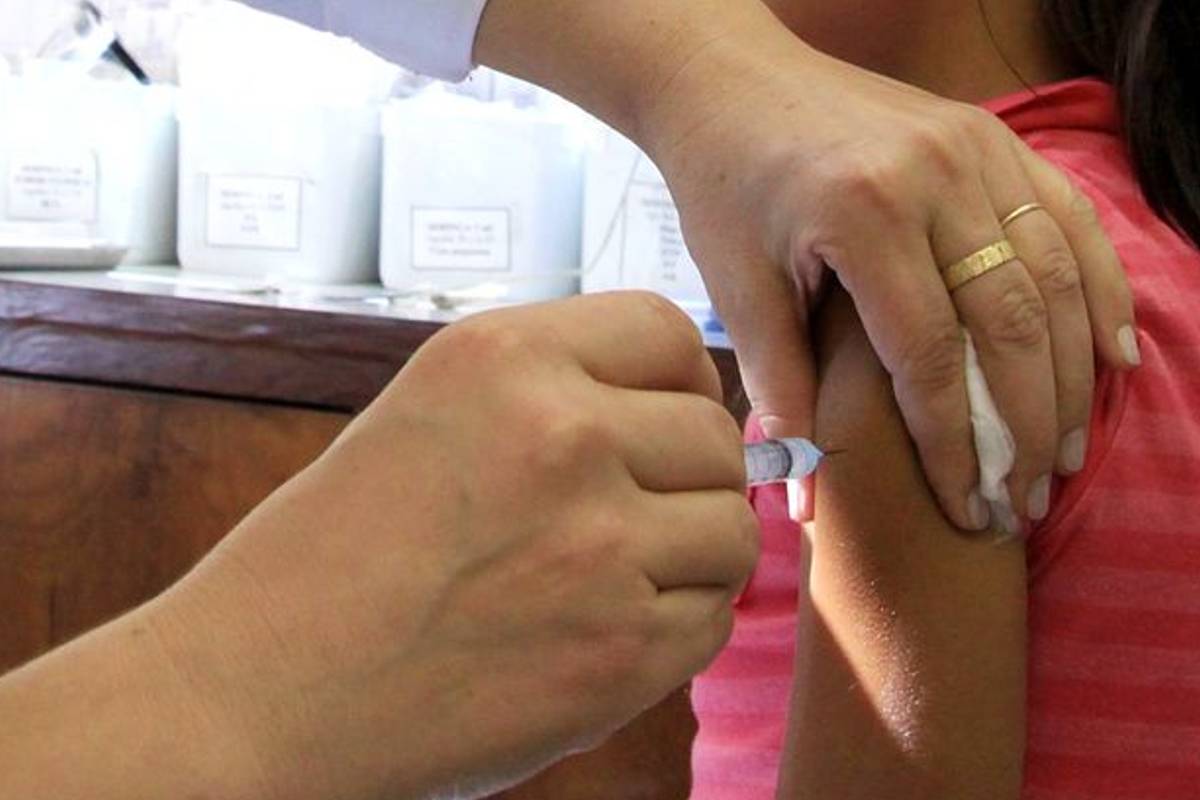 Início da aplicação não demorará porque o governo tem contrato com a fabricante.