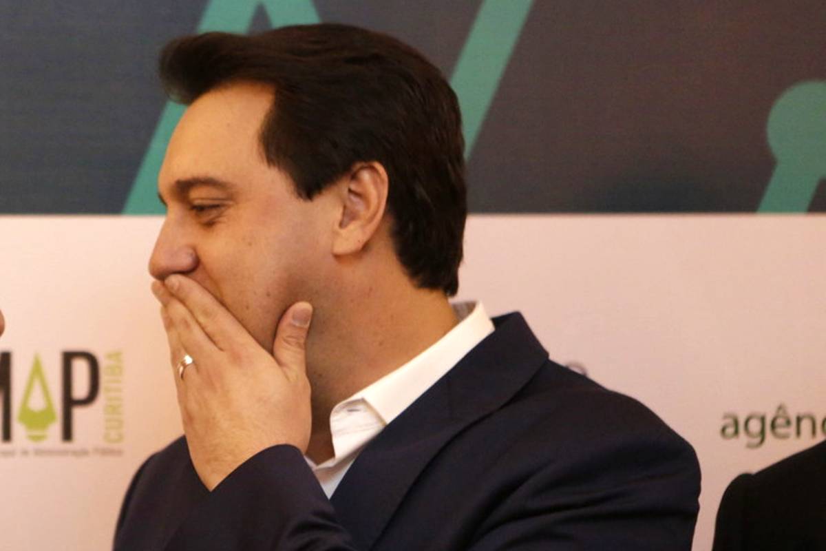 Imagem mostra o candidato à reeleição Ratinho Jr.