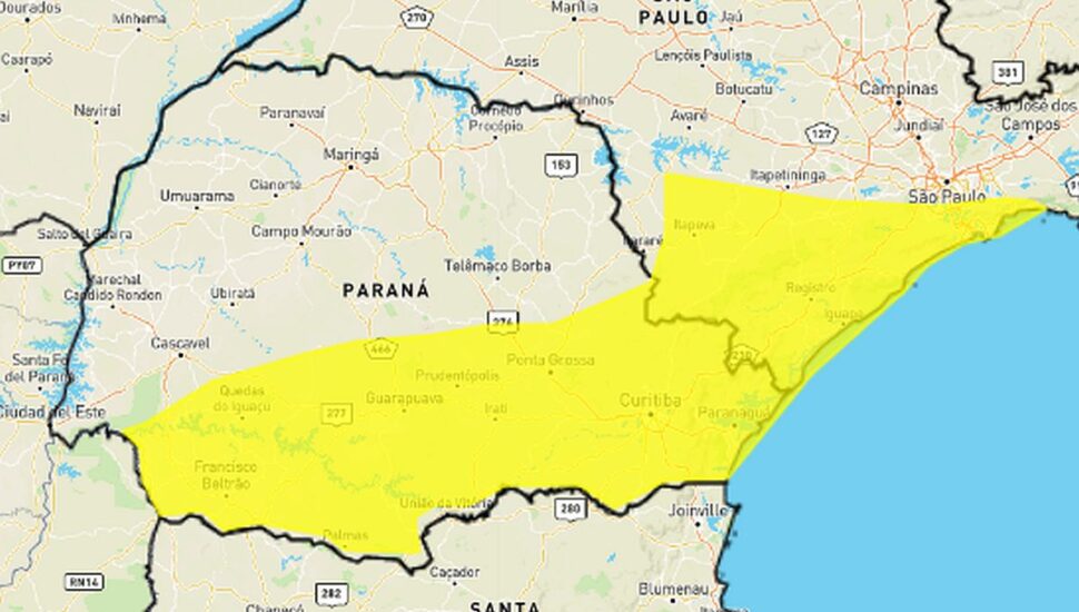 Imagem mostra o mapa do Paraná, com uma faixa amarela que mostra perigo de chuvas fortes