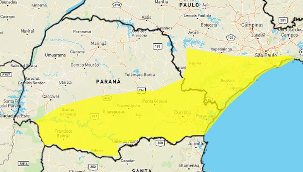 Imagem mostra o mapa do Paraná, com uma faixa amarela que mostra perigo de chuvas fortes