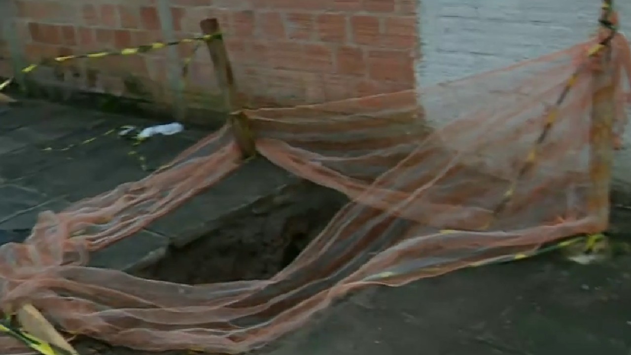homem morre ao cair de buraco sanepar